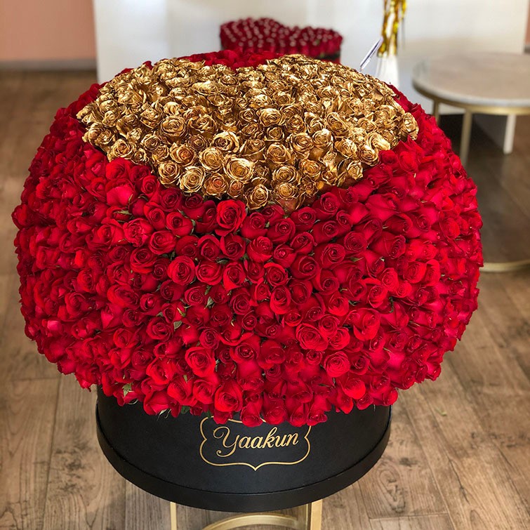 1000 rosas maxi esfera mi amor gold en caja negra