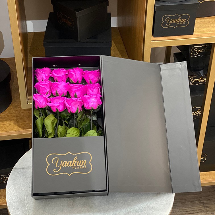 12 rosas eternas fucsias en caja yaakun classic
