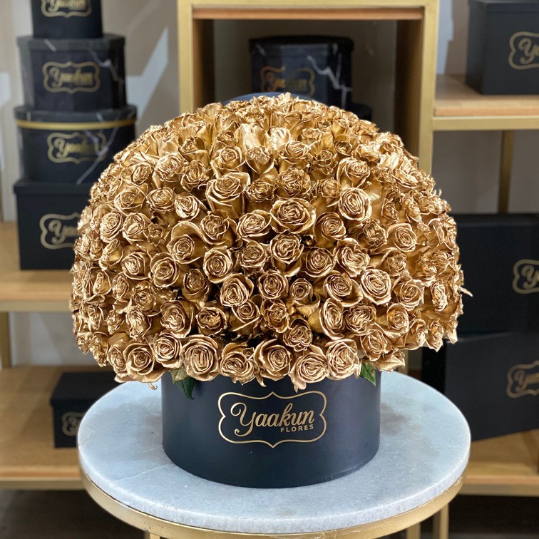200 rosas en caja redonda semi esfera gold rose