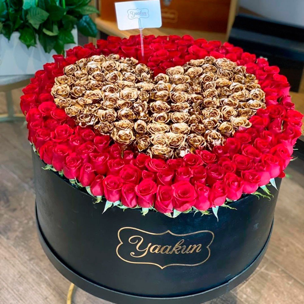 300 rosas en maxi caja circular negra amor golden