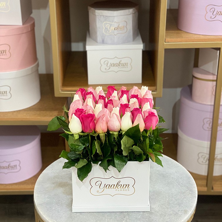 49 rosas altas te quiero en caja blanca yaakun