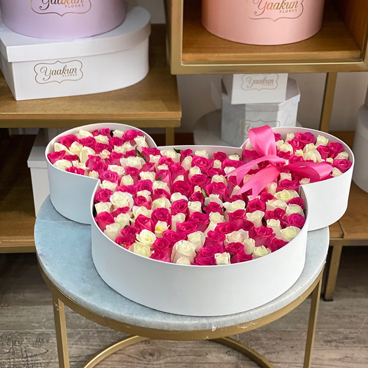 Caja blanca mickey con rosa fucsia/blancos