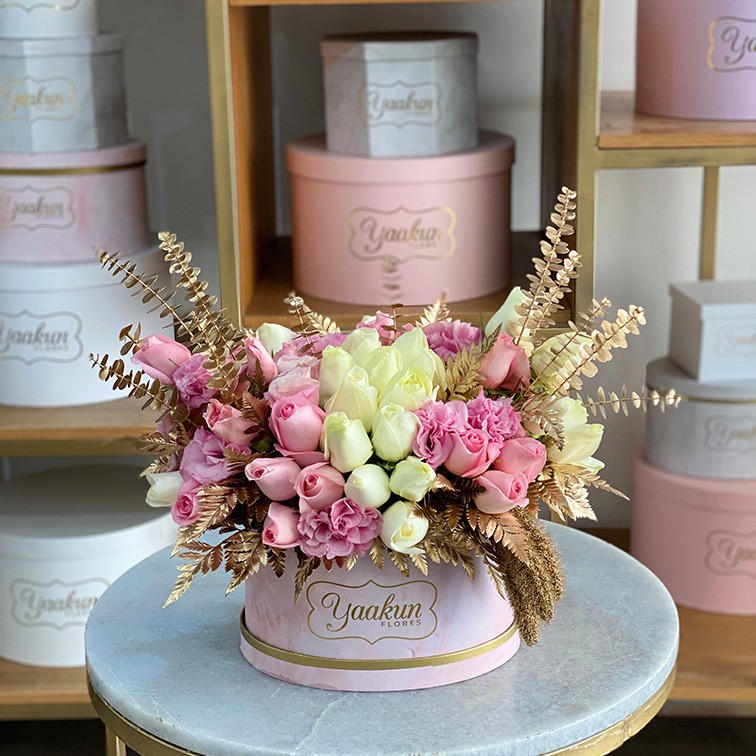 Caja ovalada marmoleada rosa amor pink & gold