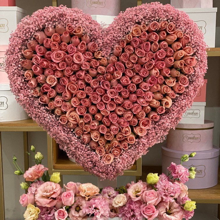 Escultura de 200 rosas contornos de gypso rosita & jardín de lisianthus