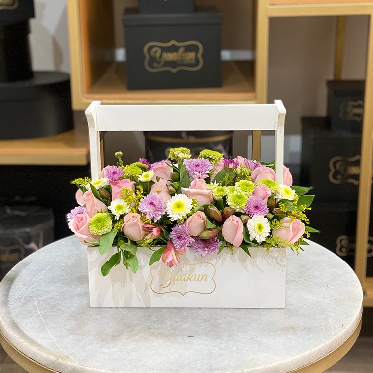 Flores en caja tipo canasta jardinera yaakun primaveral