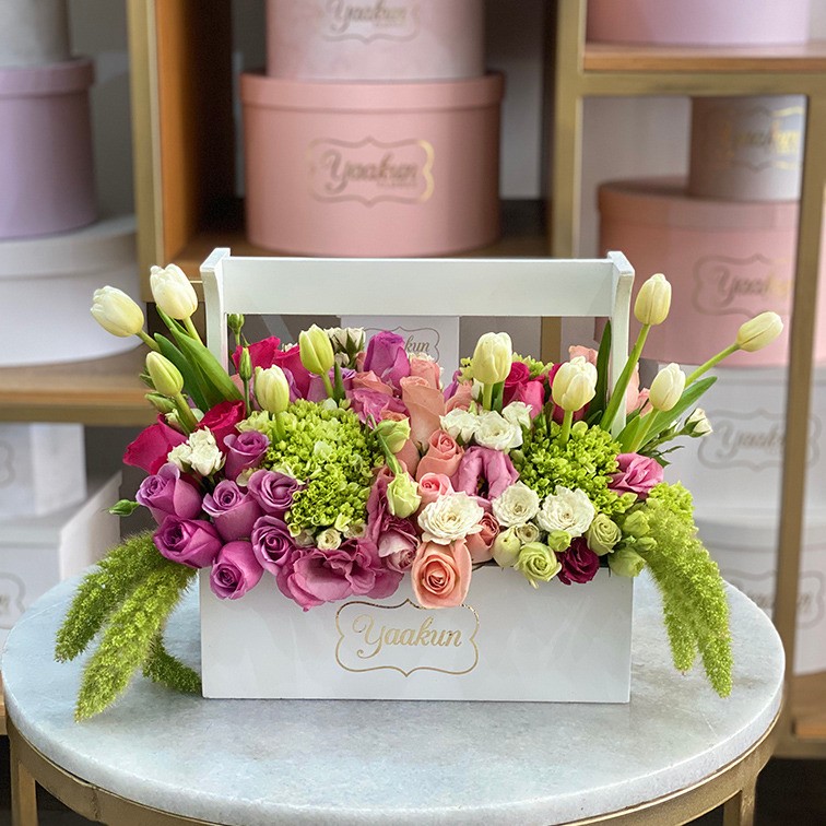 Flores finas en caja tipo canasta mini yaakun jardinera te adoro