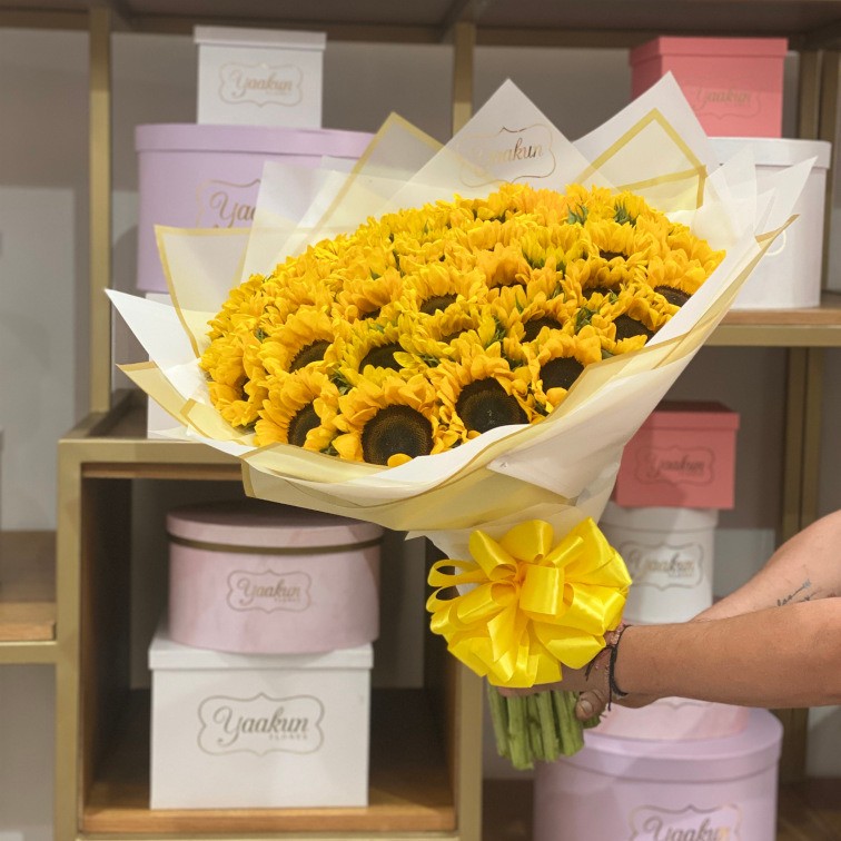 Maxiramo circular con 40 girasoles