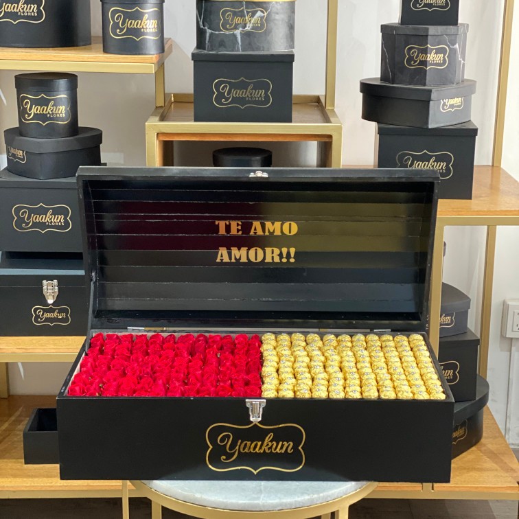 Mega cofre negro con rosas rojas & ferreros
