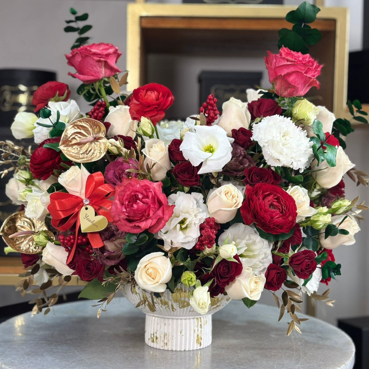 Mini copa blanca en tonos blancos y tintos