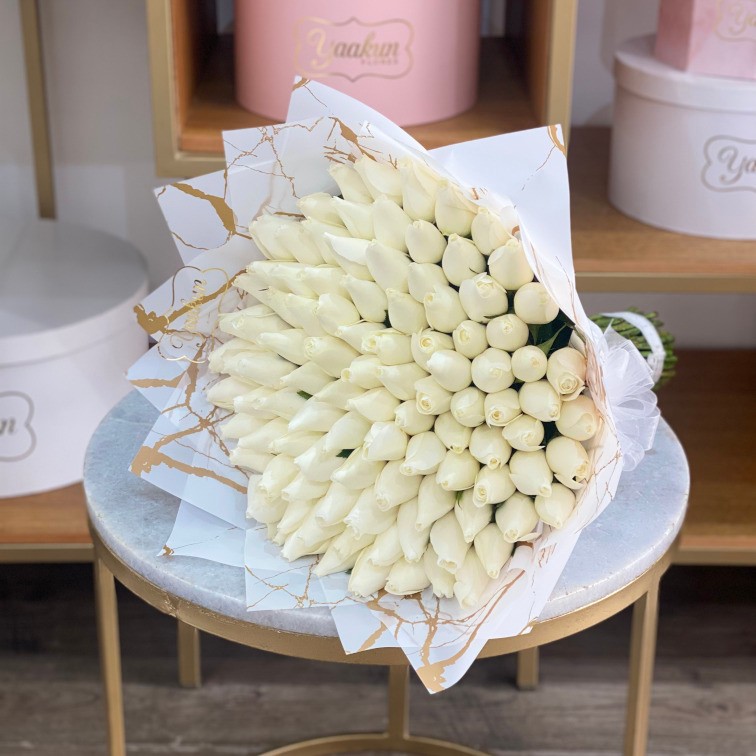 Ramo de 100 rosas blancas