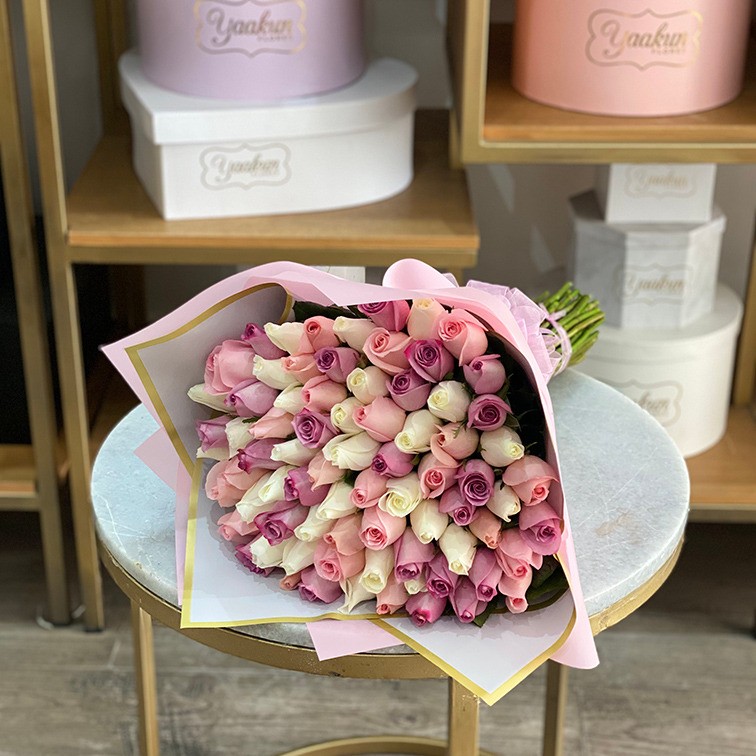 Ramo de 75 rosas te quiero con papel celofan