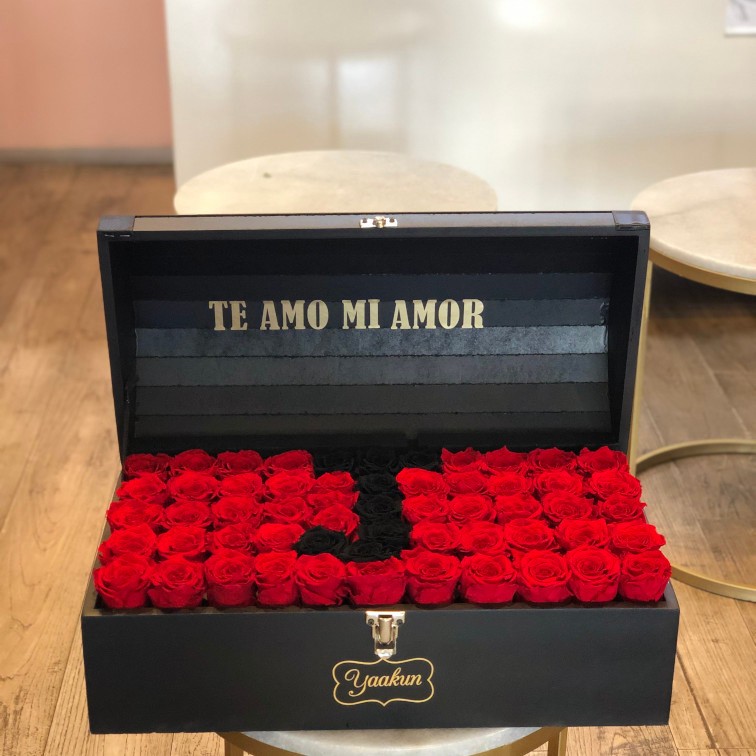 Rosas eternas cofre grande negro con rosas rojas inicial rosas negras