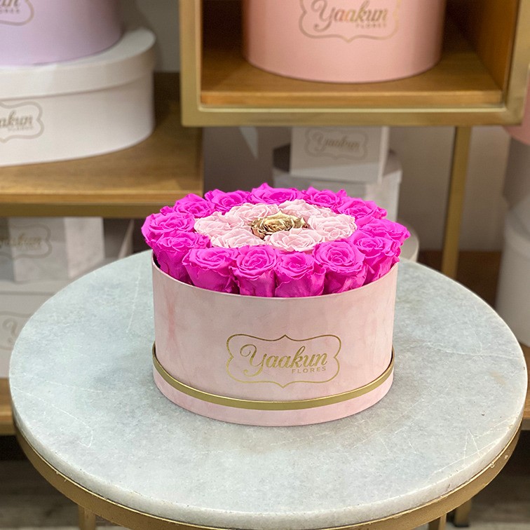 Rosas eternas en caja ovalada pink and gold