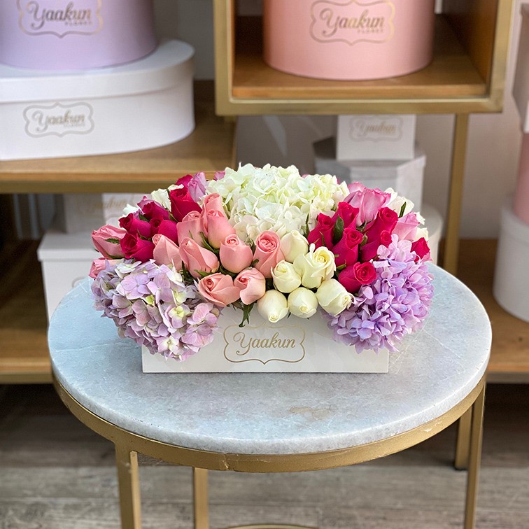 Rosas & hortensias en caja mini yaakun hortensia